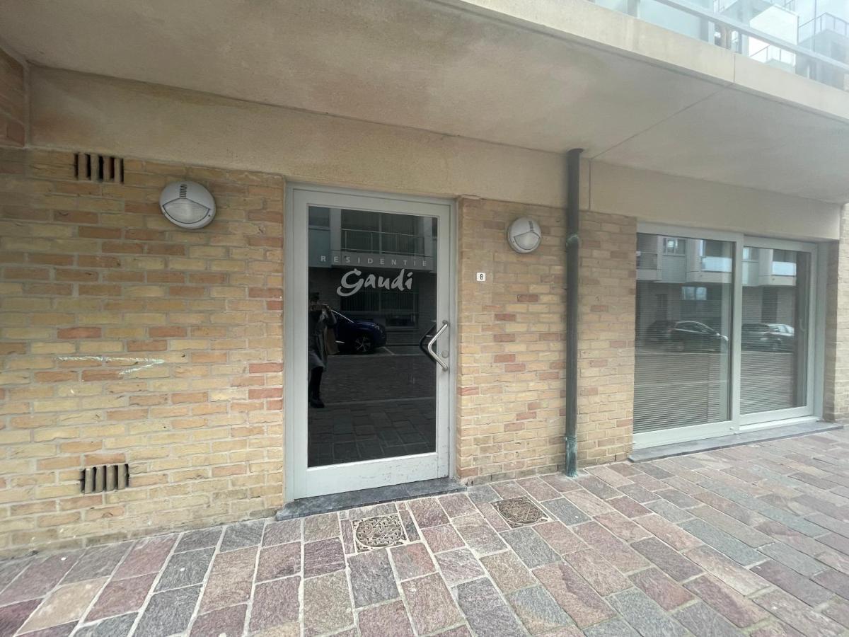 Penthousestudio Gaudi met zonneterras en zicht op zee Appartement Nieuwpoort Buitenkant foto